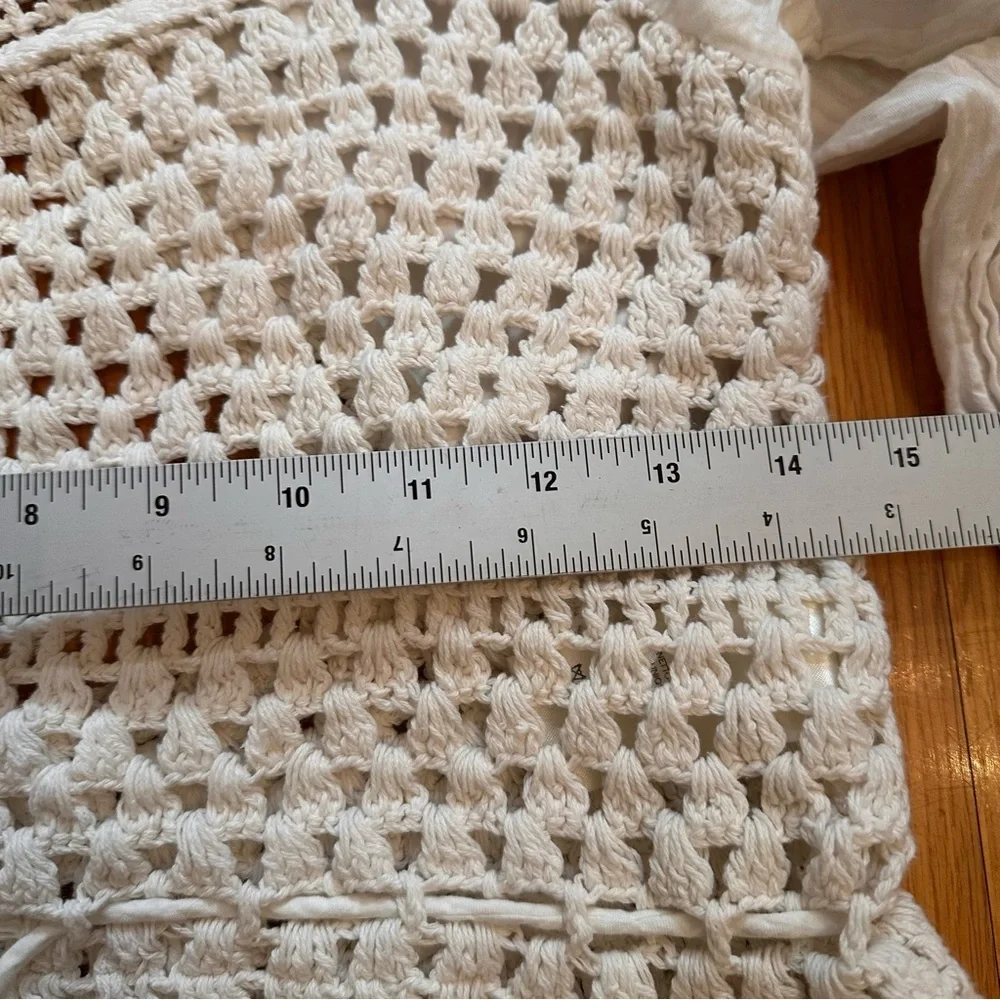 FREE PEOPLE Megan Crochet Cropped Hem Top Size Medium (#5)